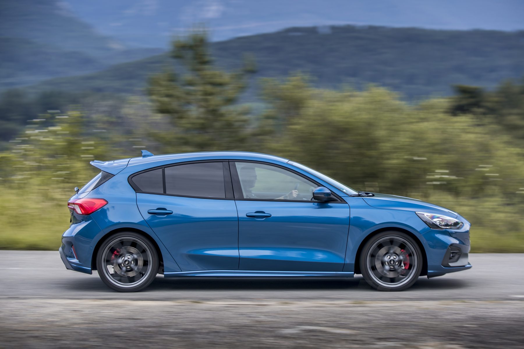 side view of Ford Focus ST